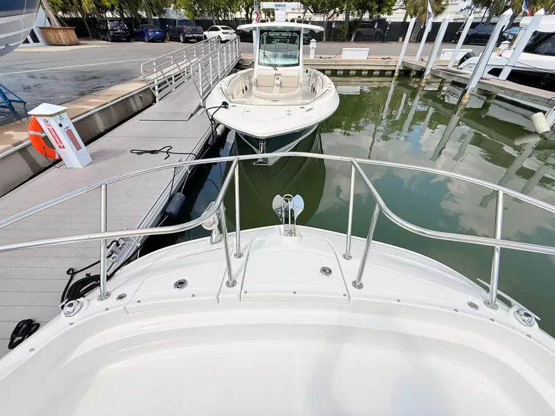 Slide: The Image of Sea Ray Sundancer 320 Outboard 2026 - 66