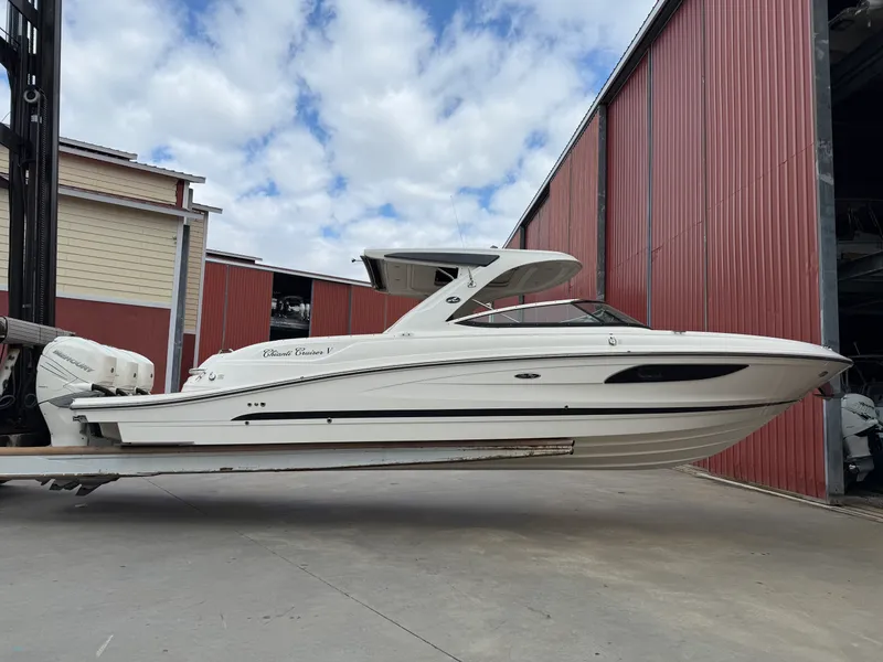 The Image of Sea Ray 350 SLX OB 2018 - undefined