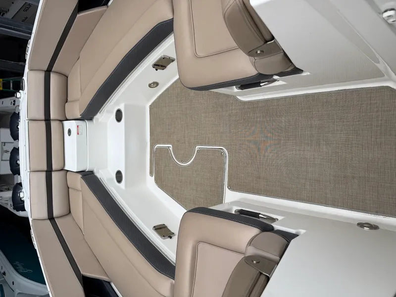 Slide: The Image of Sea Ray 350 SLX OB 2018 - 11