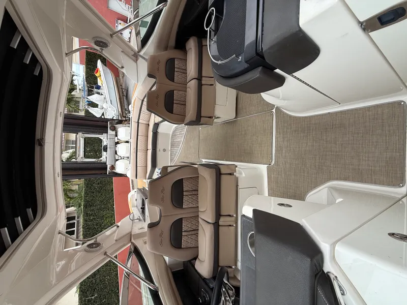 Slide: The Image of Sea Ray 350 SLX OB 2018 - 15