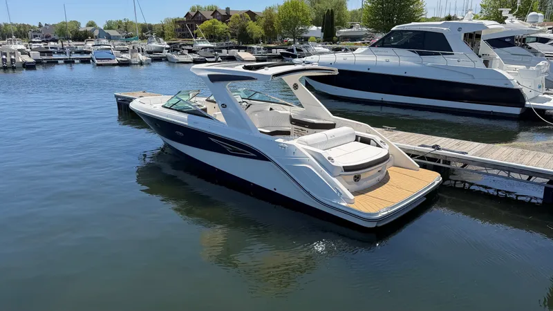 Slide: The Image of Sea Ray SLX 310 2026 - 4