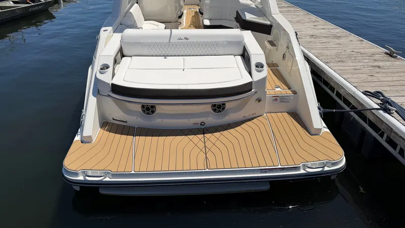 Slide: The Image of Sea Ray SLX 310 2026 - 5