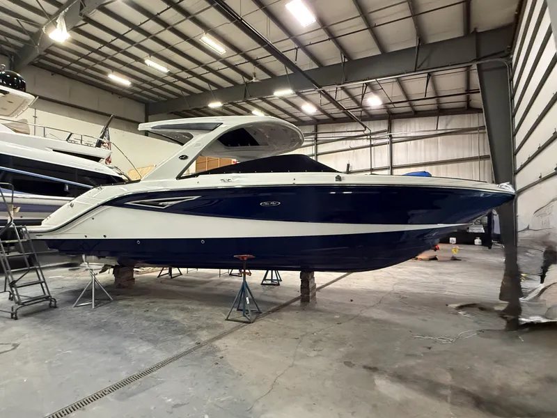 Slide: The Image of Sea Ray SLX 310 2026 - 1