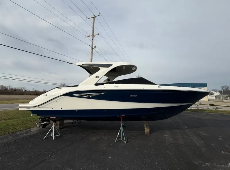 Slide: The Image of Sea Ray SLX 310 2026 - 0