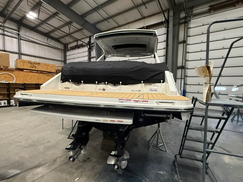 Slide: The Image of Sea Ray SLX 310 2026 - 2