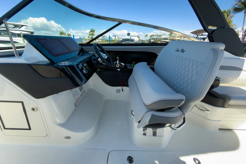 Slide: The Image of Sea Ray SLX 280 Outboard 2026 - 14