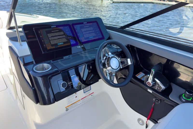 Slide: The Image of Sea Ray SLX 280 Outboard 2026 - 16