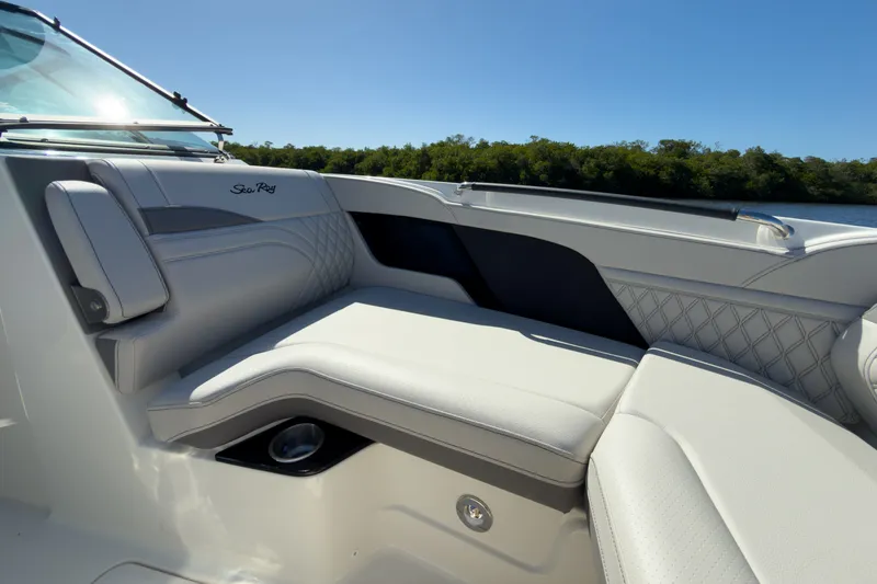 Slide: The Image of Sea Ray SLX 280 Outboard 2026 - 22