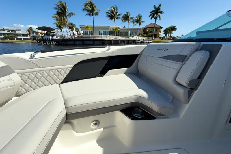 Slide: The Image of Sea Ray SLX 280 Outboard 2026 - 23