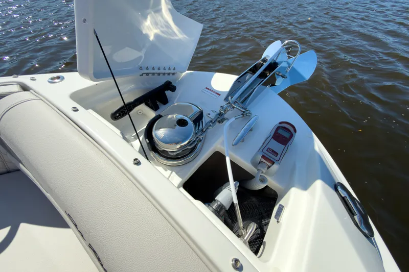 Slide: The Image of Sea Ray SLX 280 Outboard 2026 - 24