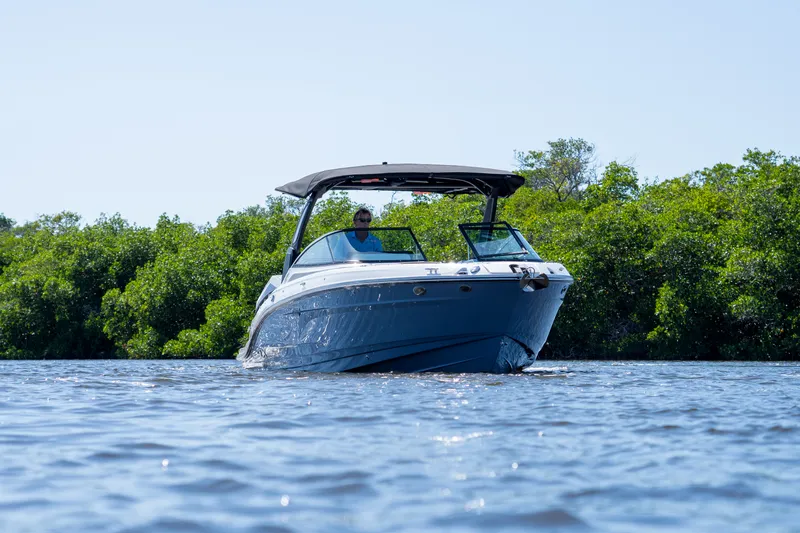 Slide: The Image of Sea Ray SLX 280 Outboard 2026 - 27
