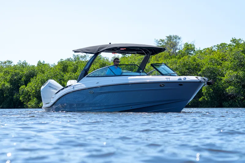 Slide: The Image of Sea Ray SLX 280 Outboard 2026 - 28