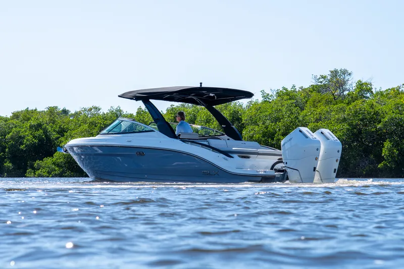 Slide: The Image of Sea Ray SLX 280 Outboard 2026 - 3