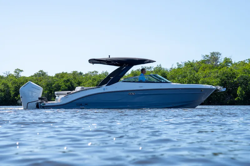 Slide: The Image of Sea Ray SLX 280 Outboard 2026 - 30
