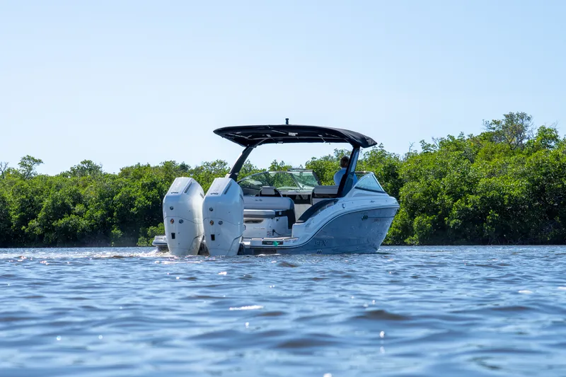 Slide: The Image of Sea Ray SLX 280 Outboard 2026 - 32