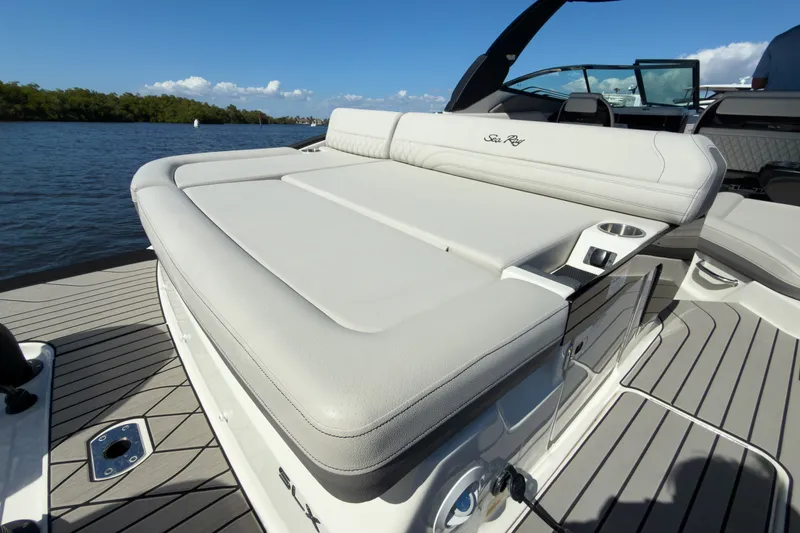 Slide: The Image of Sea Ray SLX 280 Outboard 2026 - 5