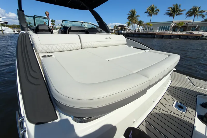 Slide: The Image of Sea Ray SLX 280 Outboard 2026 - 6