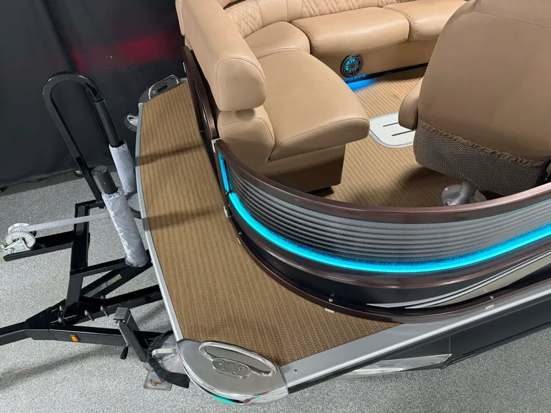 Slide: The Image of Premier 290 GRANDVIEW 2020 - 10