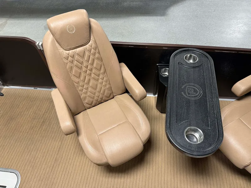 Slide: The Image of Premier 290 GRANDVIEW 2020 - 100