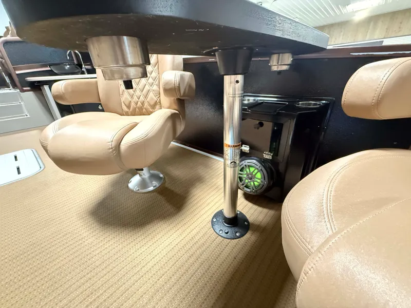 Slide: The Image of Premier 290 GRANDVIEW 2020 - 104