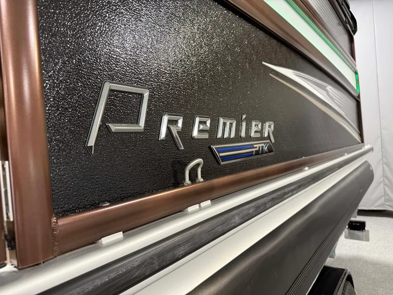 Slide: The Image of Premier 290 GRANDVIEW 2020 - 16