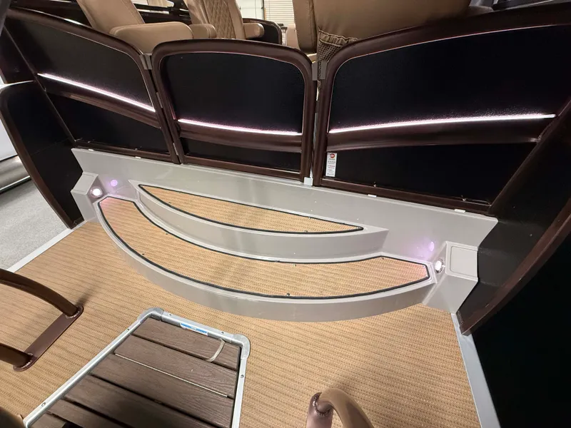 Slide: The Image of Premier 290 GRANDVIEW 2020 - 25