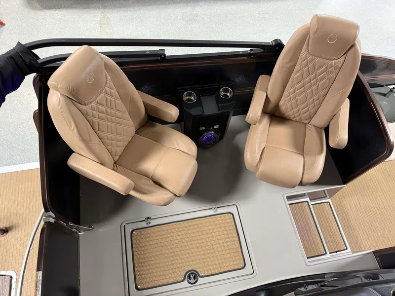 Slide: The Image of Premier 290 GRANDVIEW 2020 - 28