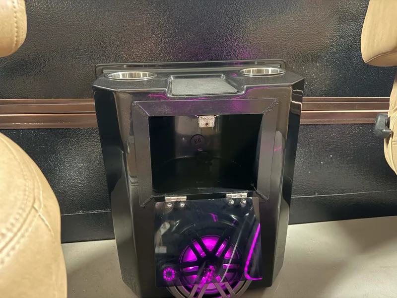 Slide: The Image of Premier 290 GRANDVIEW 2020 - 35