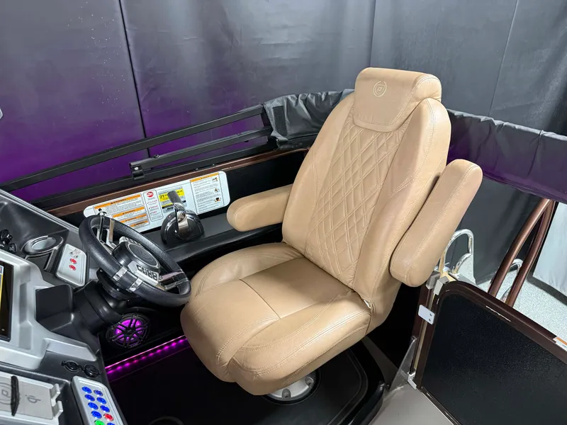 Slide: The Image of Premier 290 GRANDVIEW 2020 - 37