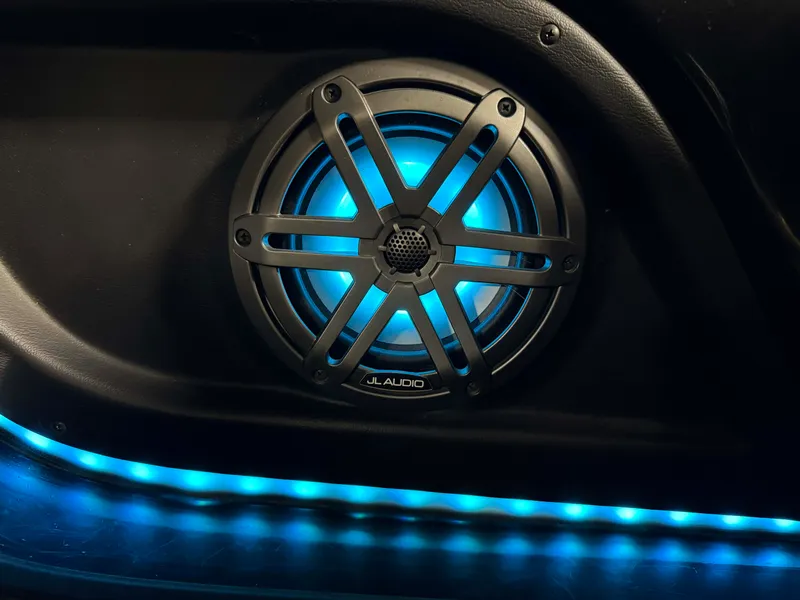 Slide: The Image of Premier 290 GRANDVIEW 2020 - 46