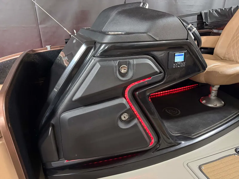 Slide: The Image of Premier 290 GRANDVIEW 2020 - 49