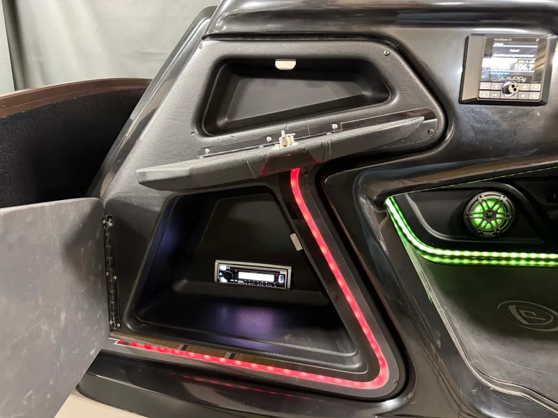 Slide: The Image of Premier 290 GRANDVIEW 2020 - 52