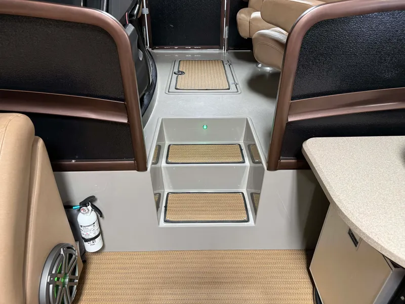 Slide: The Image of Premier 290 GRANDVIEW 2020 - 57