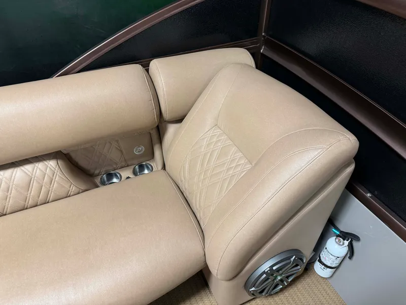 Slide: The Image of Premier 290 GRANDVIEW 2020 - 74