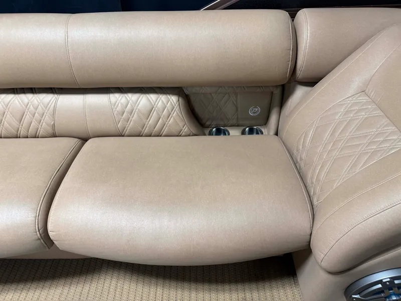 Slide: The Image of Premier 290 GRANDVIEW 2020 - 77