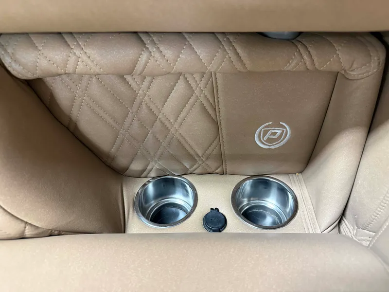 Slide: The Image of Premier 290 GRANDVIEW 2020 - 78