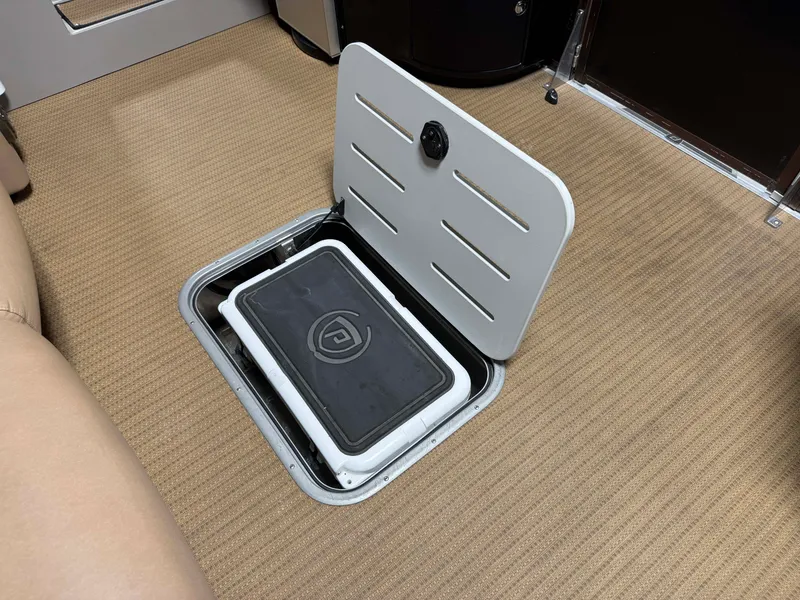 Slide: The Image of Premier 290 GRANDVIEW 2020 - 83