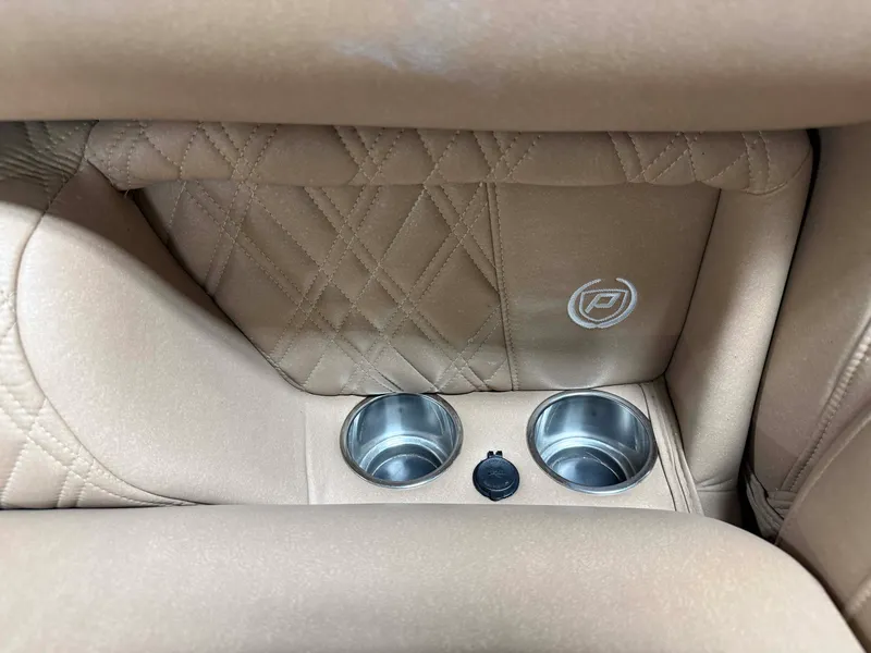 Slide: The Image of Premier 290 GRANDVIEW 2020 - 92