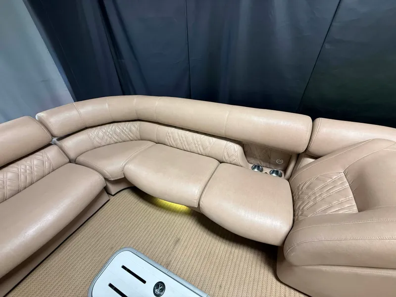 Slide: The Image of Premier 290 GRANDVIEW 2020 - 93