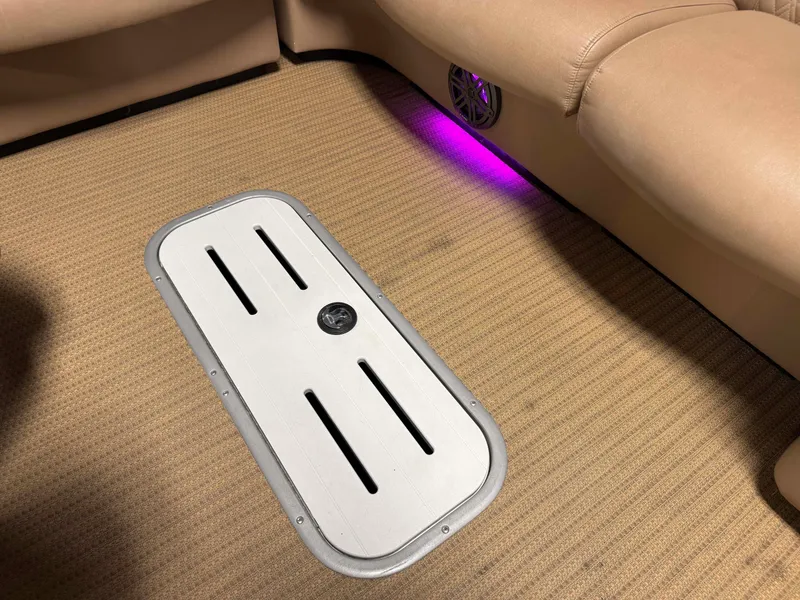 Slide: The Image of Premier 290 GRANDVIEW 2020 - 97