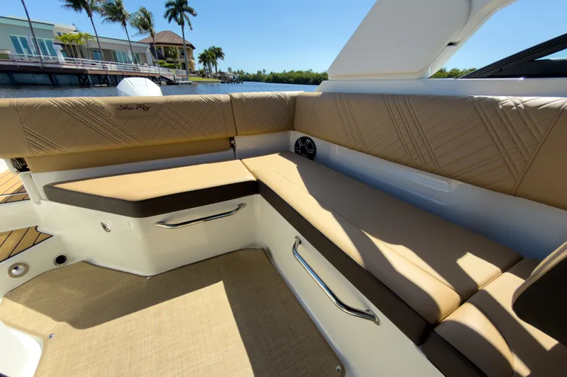 Slide: The Image of Sea Ray SDX 250 Outboard 2026 - 11