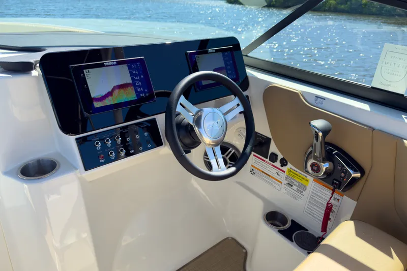Slide: The Image of Sea Ray SDX 250 Outboard 2026 - 15