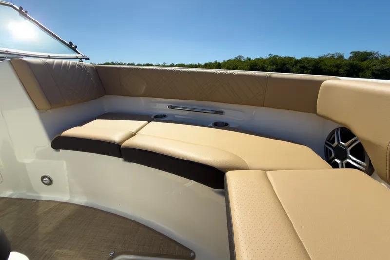 Slide: The Image of Sea Ray SDX 250 Outboard 2026 - 21