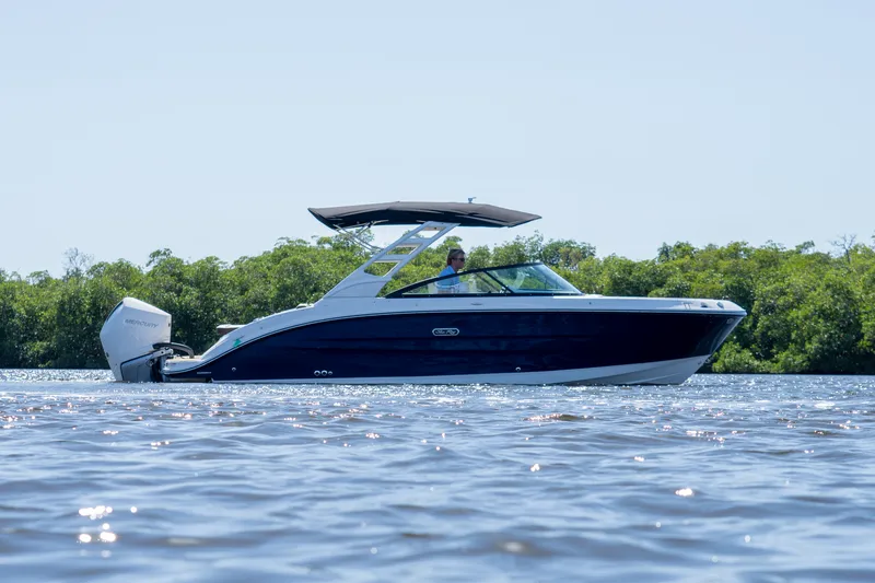 Slide: The Image of Sea Ray SDX 250 Outboard 2026 - 32