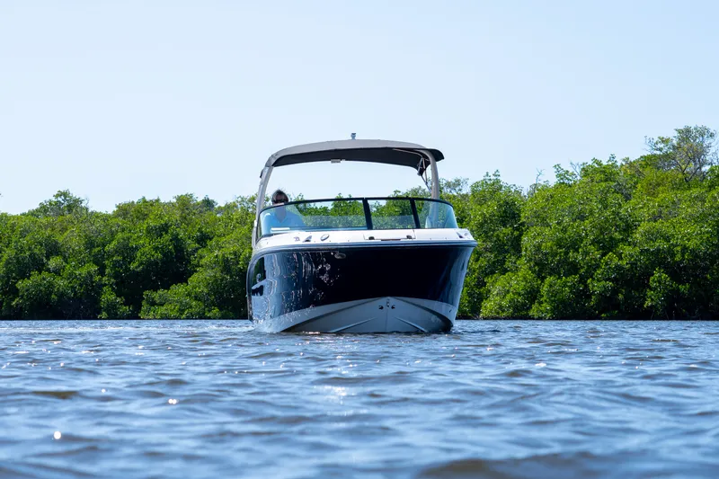 Slide: The Image of Sea Ray SDX 250 Outboard 2026 - 34