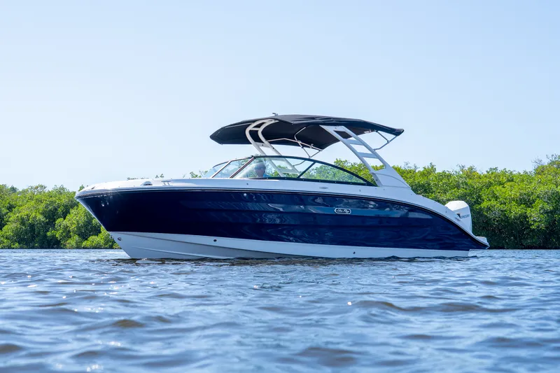 Slide: The Image of Sea Ray SDX 250 Outboard 2026 - 37