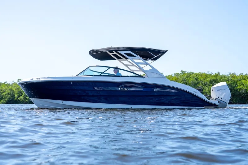 Slide: The Image of Sea Ray SDX 250 Outboard 2026 - 38