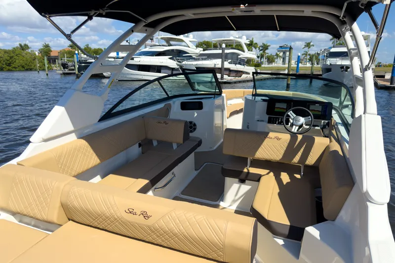 Slide: The Image of Sea Ray SDX 250 Outboard 2026 - 4