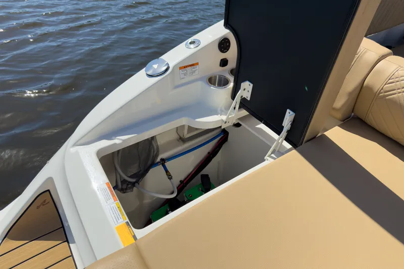 Slide: The Image of Sea Ray SDX 250 Outboard 2026 - 6