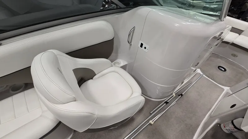 Slide: The Image of Four Winns 214 FS 2004 - 11